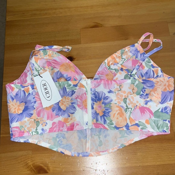 Cider crop floral corset top Beautiful in person! L on tag but fits like M - Picture 4 of 7
